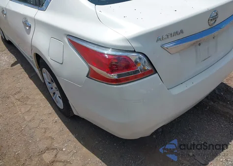 2015 Nissan Altima 2.5 S z USA, uszkodzony, nr VIN 1N4AL3AP5FN315127